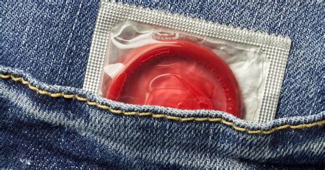 Fafanje brez kondoma Spolna masaža Segbwema